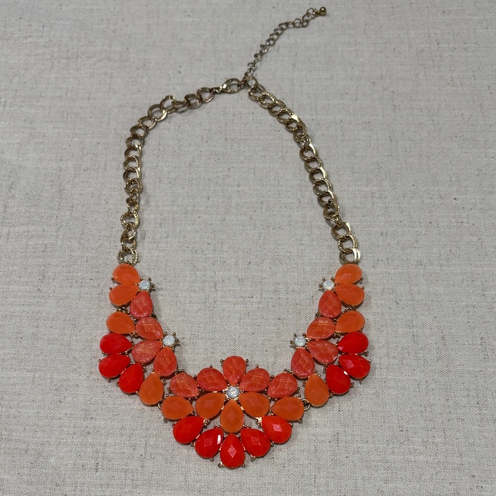 🪸 Gold-Chain Orange, Coral & Red Flower Statement Necklace
